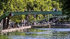 Illustration - Baignade - Paris - Seine