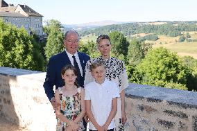 NO TABLOIDS WEB & PRINT - Princely Family of Monaco in Visit -Carlat