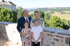 NO TABLOIDS WEB & PRINT - Princely Family of Monaco in Visit -Carlat