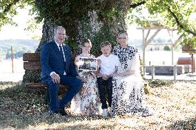 NO TABLOIDS WEB & PRINT - Princely Family of Monaco in Visit  - Carlat