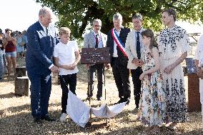 NO TABLOIDS WEB & PRINT - Princely Family of Monaco in Visit  - Carlat