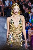PFW - Stella Maxell Models For Zuhair Murad
