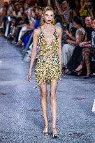PFW - Stella Maxell Models For Zuhair Murad