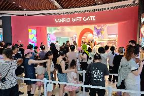 Sanrio Gift Gate