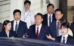 South Korea Issues Arrest Warrant for Ex-President Yoon - Seoul