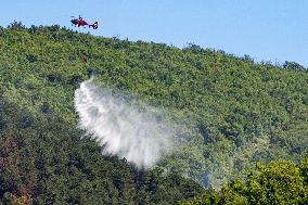 Rieti Mountain Fire Air Rescue Operations Underway - Italy