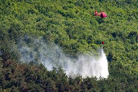 Rieti Mountain Fire Air Rescue Operations Underway - Italy