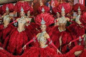Moulin Rouge cabaret wings turn in Paris FA