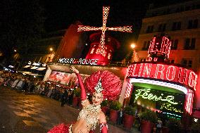 Moulin Rouge cabaret wings turn in Paris FA