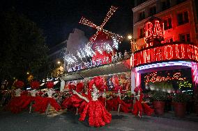 Moulin Rouge cabaret wings turn in Paris FA