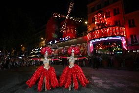 Moulin Rouge cabaret wings turn in Paris FA