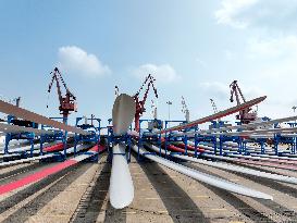 Super-large Wind Turbine Blades Shipment Export