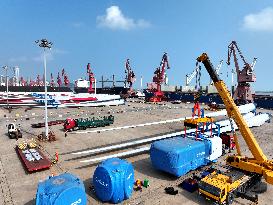 Super-large Wind Turbine Blades Shipment Export