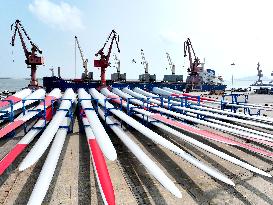 Super-large Wind Turbine Blades Shipment Export