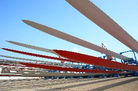 Super-large Wind Turbine Blades Shipment Export