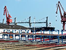 Super-large Wind Turbine Blades Shipment Export