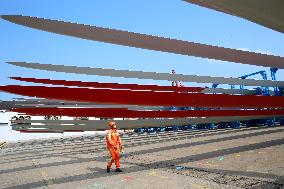 Super-large Wind Turbine Blades Shipment Export