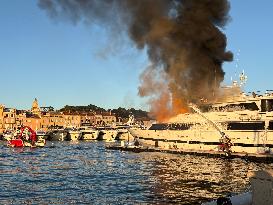 Sea Lady II Yacht Fire - Saint-Tropez