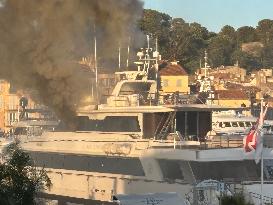 Sea Lady II Yacht Fire - Saint-Tropez