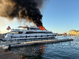 Sea Lady II Yacht Fire - Saint-Tropez