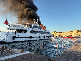 Sea Lady II Yacht Fire - Saint-Tropez
