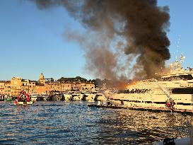Sea Lady II Yacht Fire - Saint-Tropez