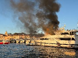 Sea Lady II Yacht Fire - Saint-Tropez