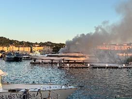 Sea Lady II Yacht Fire - Saint-Tropez