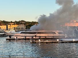 Sea Lady II Yacht Fire - Saint-Tropez