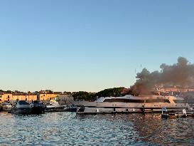 Sea Lady II Yacht Fire - Saint-Tropez