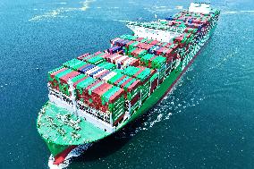 Super Cargo Ship