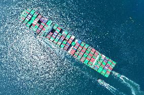 Super Cargo Ship