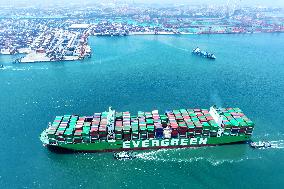 Super Cargo Ship