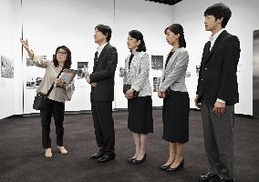 Crown prince, his family visit exhibition on Hiroshima