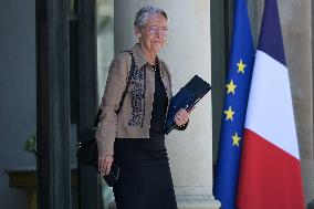 Cabinet Meeting At Elysee Palace – Paris