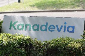 Canadevia signage and logo