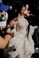 FFW - Ashi Studio Street Style