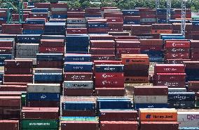 China Import And Export of Goods Trade Growth in H1 2025