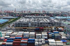 China Import And Export of Goods Trade Growth in H1 2025