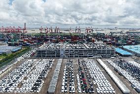 China Import And Export of Goods Trade Growth in H1 2025
