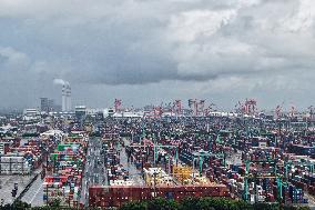 China Import And Export of Goods Trade Growth in H1 2025