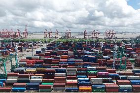 China Import And Export of Goods Trade Growth in H1 2025
