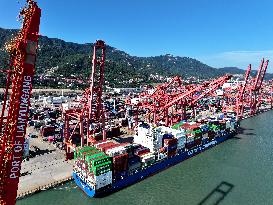 China Import And Export of Goods Trade Growth in H1 2025