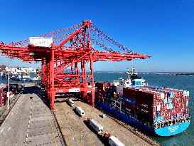 China Import And Export of Goods Trade Growth in H1 2025