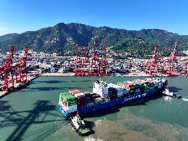 China Import And Export of Goods Trade Growth in H1 2025