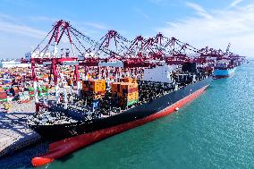 China Import And Export of Goods Trade Growth in H1 2025