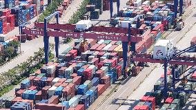 China Import And Export of Goods Trade Growth in H1 2025