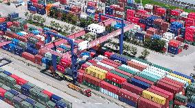 China Import And Export of Goods Trade Growth in H1 2025