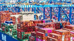 China Import And Export of Goods Trade Growth in H1 2025