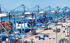 China Import And Export of Goods Trade Growth in H1 2025